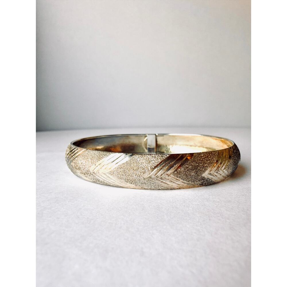 Vintage Sterling Silver Sand Blasted Bangle Bracelet Chevron 925 - Picture 3 of 11
